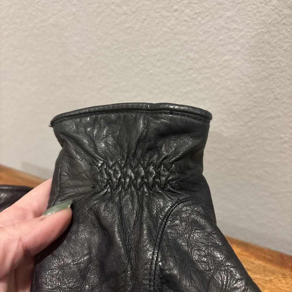 Womens Sleek Black Leather Winter Gloves~Fleece Lined~Lightweight~Size Large~EUC